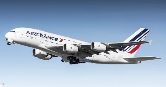 Авиокомпанията Еър Франс възобновява от днес сезонните полети от София